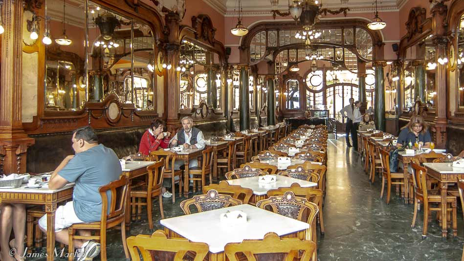 HISTORICAL CAFES IN PORTO
